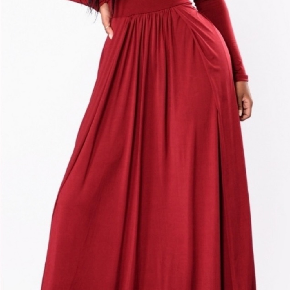 Elegant Red Maxi Dress - Picture 4 of 6